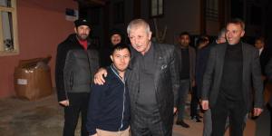 AMASYALILARIN DAVETİNİ GERİ ÇEVİRMİYOR